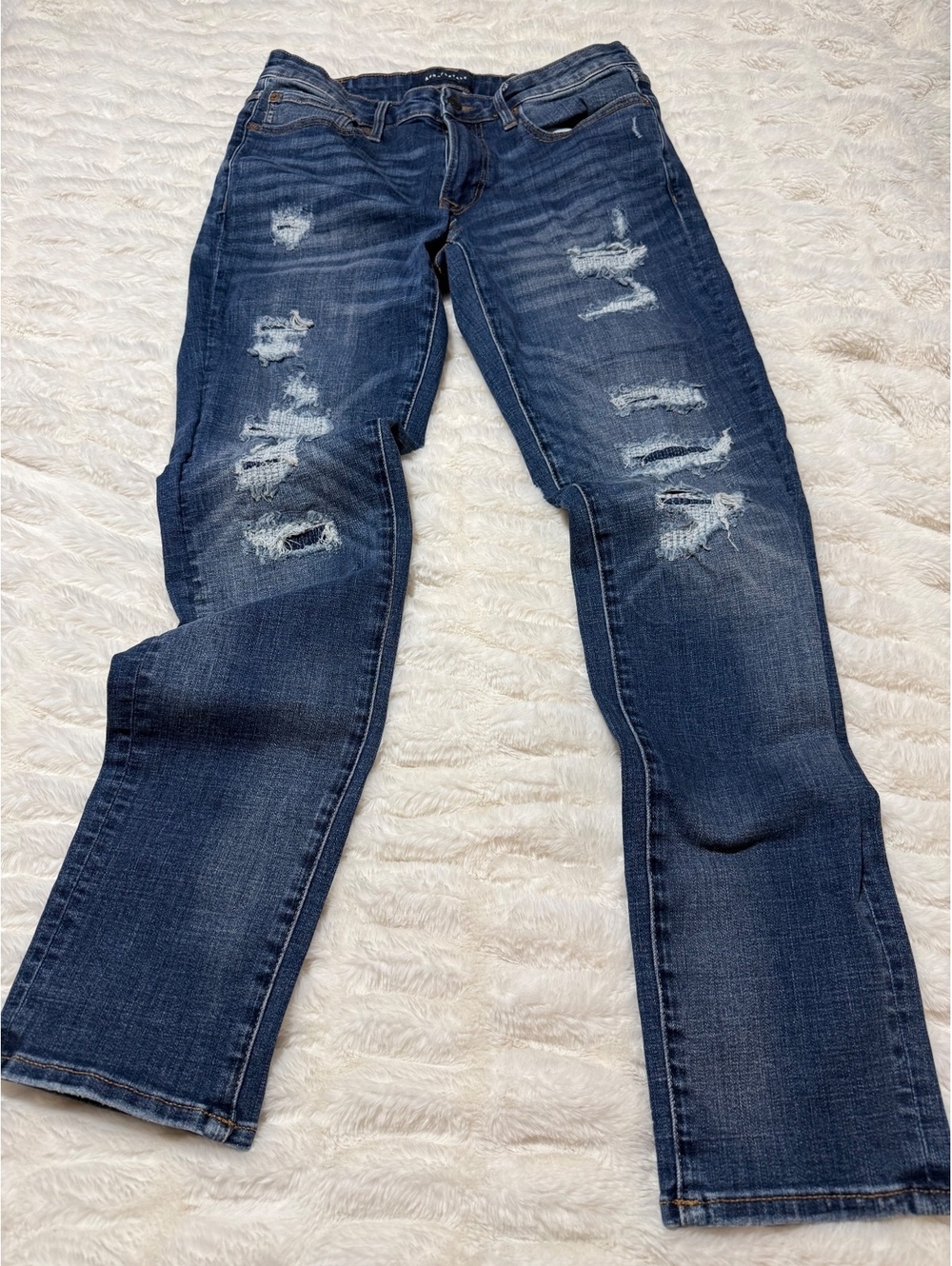 Aeropostale Distressed blue skinny jeans 32x32
